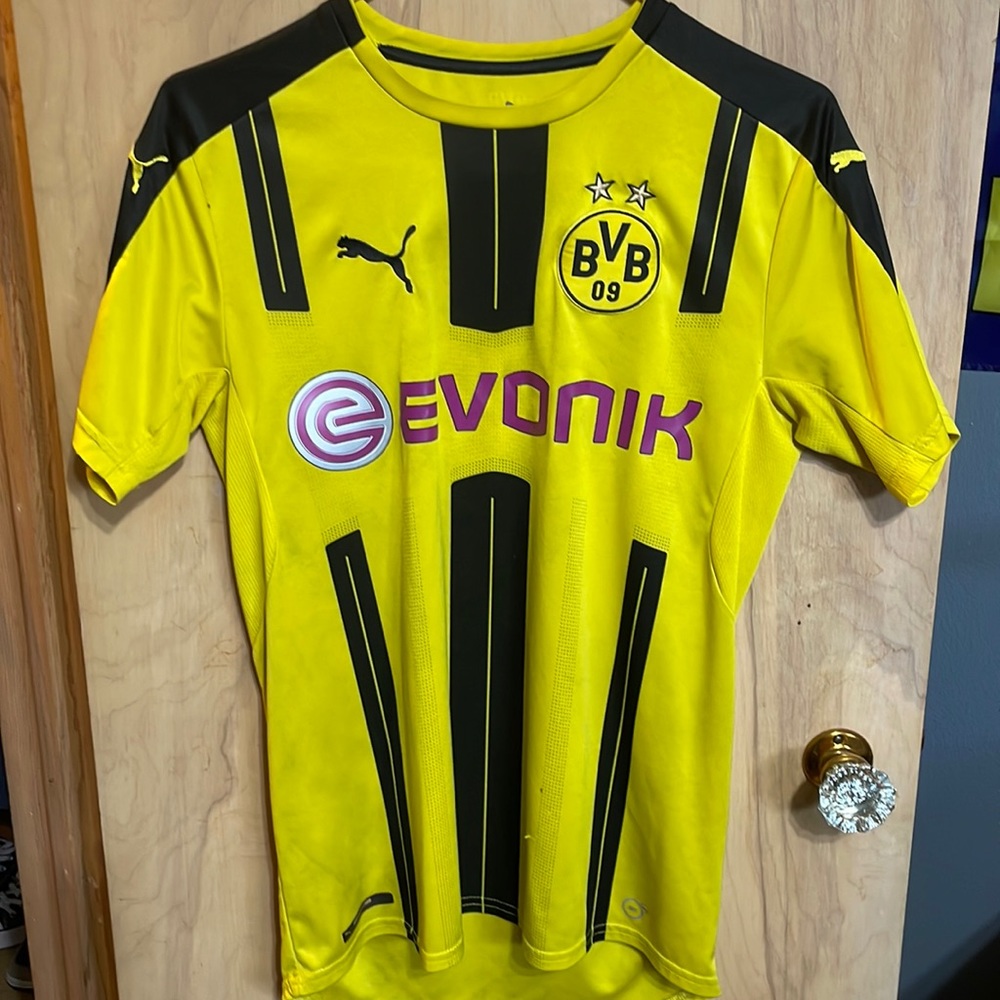 Puma BVB Borussia Dortmund 2017 Men’s Small Soccer Jersey